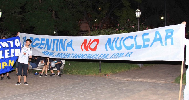 La energía del petróleo condicionó a la Humanidad pero la energía nuclear la condenó