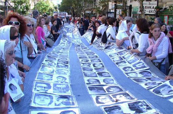 Organizaciones de DDHH marchan a Plaza de Mayo