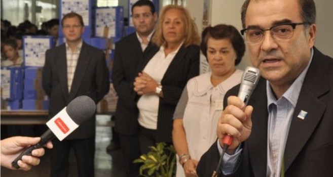 "...poniendo la tecnología al alcance de nuestros chicos quizás estemos ayudando a formar los científicos del mañana..."