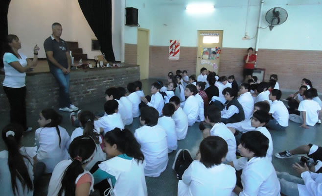 Charla sobre Remo para alumnos de la Escuela N° 1
