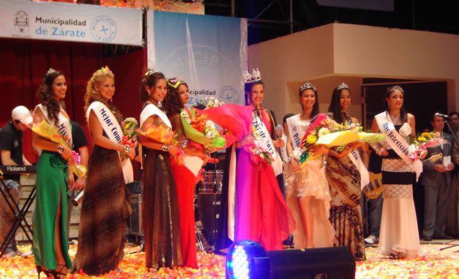Camila Fick se coronó Miss Zárate 2012