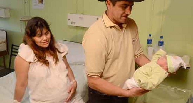 Nació el primer bebé por fertilización asistida en el hospital "Penna" de Bahía Blanca