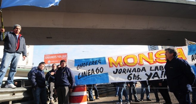 Continua el paro en la Línea 60