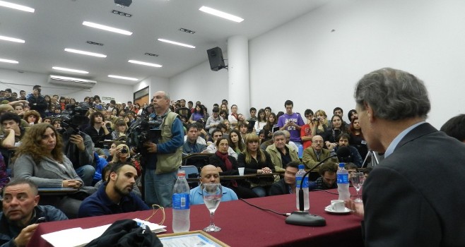 Congreso sobre Periodismo y Medios de Comunicación en la Facultad de Periodismo y Comunicación social de UNLP
