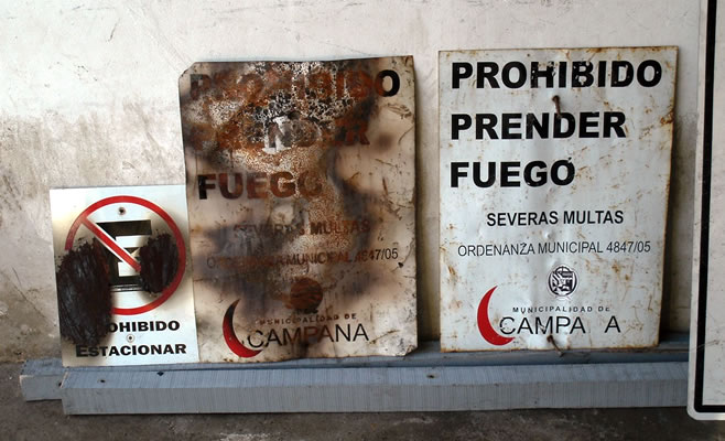 El Municipio procedió a reparar cartelería que fuera dañada en el Paseo Costanero
