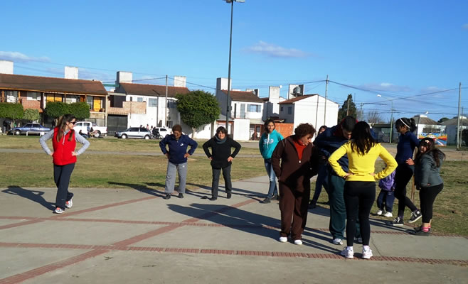 Se realizaron Caminatas Aeróbicas y Simultáneas de Ajedrez en el Barrio Lubo
