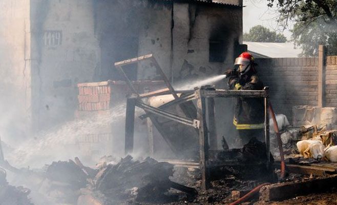 Incendio en vivienda de Suipacha al 2100 de Zárate