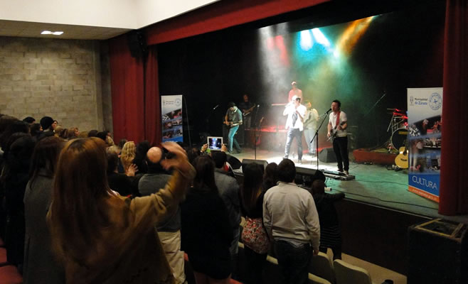 Se presentó Cyrano en un Forum Cultural completo