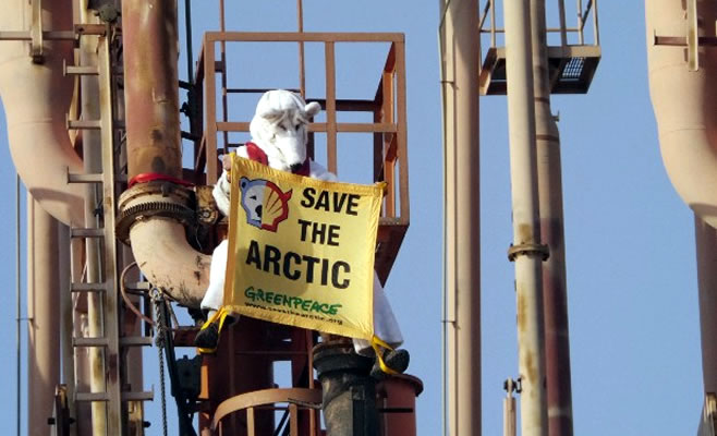 Greenpeace bloquea una plataforma de descarga de Shell en Dock Sud