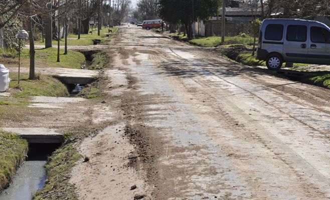 Tareas de reparación y acondicionamiento en calles del barrio La Josefa