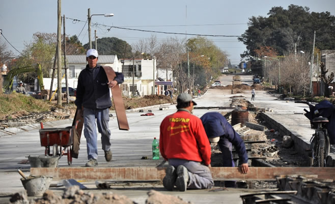 “La pavimentación de la Av. Ricardo Rojas le da valor agregado al barrio Del Pino"