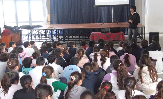Charla sobre la historia de Campana en la Biblioteca Municipal