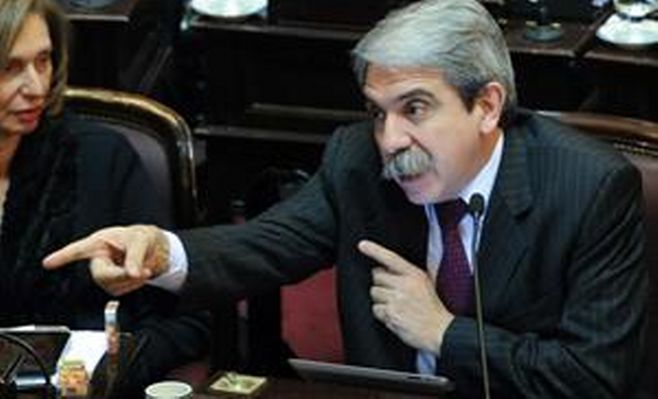 Aníbal Fernández le respondió a Aguinis por la reivindicación de las juventudes hitlerianas