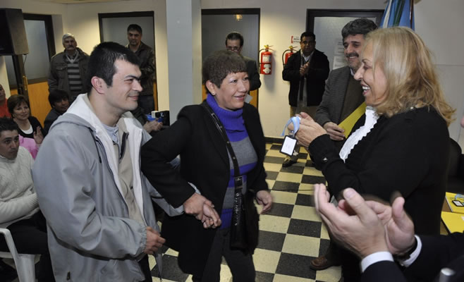 Giroldi encabezó la entrega de viviendas que completó la totalidad del Programa Federal I