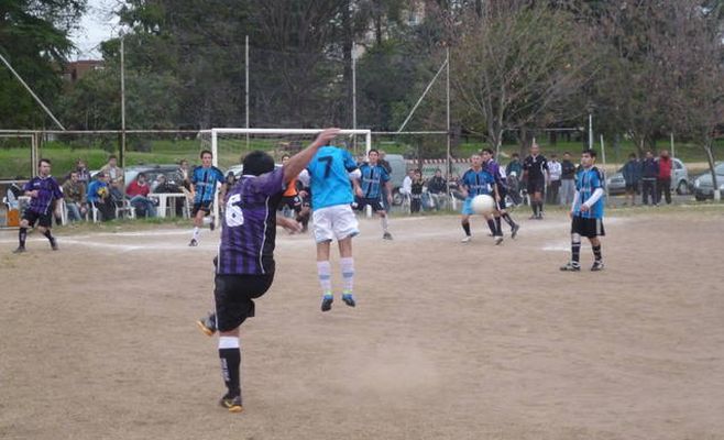 Actividades Deportivas en el Club Ciudad de Campana