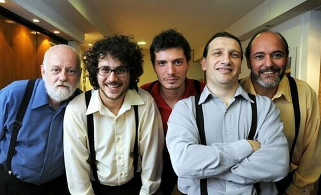 Se presenta “I MOMENTI” en el Forum Cultural