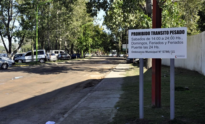 Restricciones en el tránsito pesado y estacionamiento sobre el Paseo Costanero