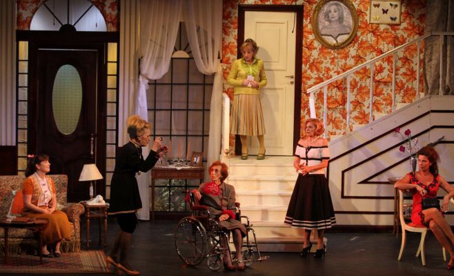"8 Mujeres" en el Teatro La Rosa