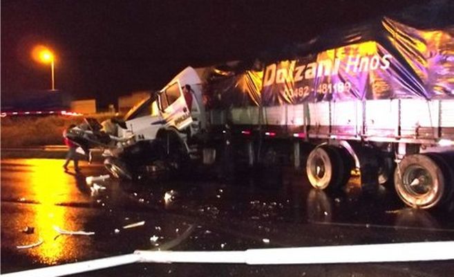 Continúa parcialmente interrumpido el tránsito por Panamericana altura Campana