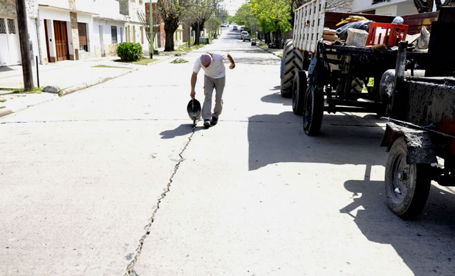 El Municipio realizó el tomado de juntas en calle Castelli, entre Av. Mitre y 9 de Julio