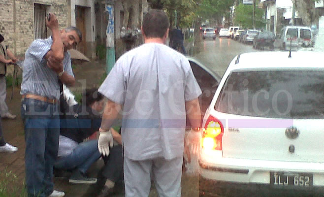 ¡Que día! Mujer atropellada en Ituzaingó y Moreno