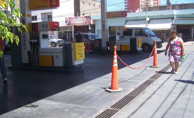 Asalto en la estación de servicio de Av. Gallesio e H. Yrigoyen