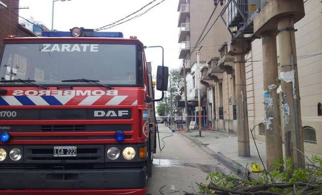 Escape de gas y explosión en calle Independencia