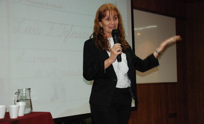 La Directora de la Biblioteca Nacional de Maestros, Lic. Perrone, disertará en Campana