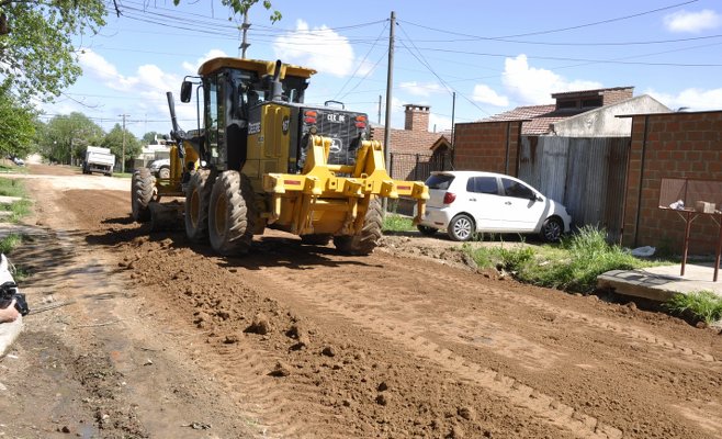 Servicios Públicos del Municipio realizó mejoras en calles del barrio Del Pino