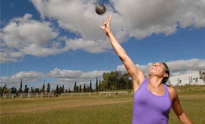 Oros y reconocimiento para Carolina Vera en el Campeonato Argentino Masters