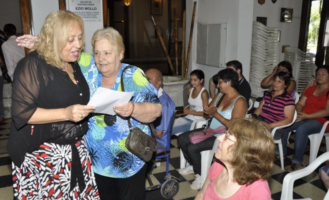 Giroldi entregó nuevas Asignaciones Sociales Municipales