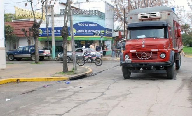 Asalto a un repartidor y tiros en la despedida