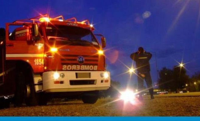 Volcó y quedó atrapado