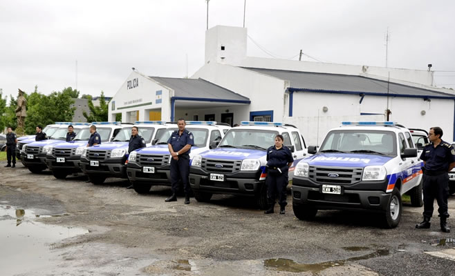 El Municipio entregó 8 nuevos móviles a la Policía Distrital