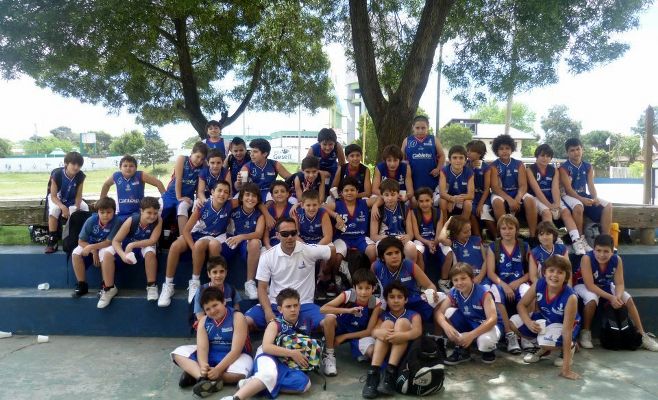 La Escuela Deportiva de Náutico Zárate en Villa Gesell