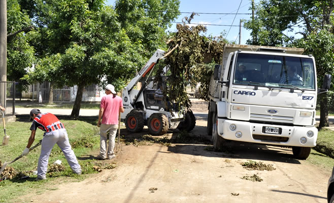 Servicios Públicos del Municipio de Campana desarrolló tareas de acondicionamiento en el barrio La Josefa