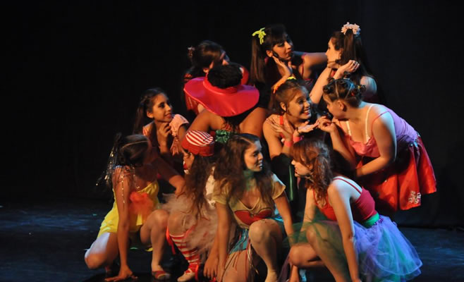 Talleres de Danzas Clásicas,Contemporáneas y de Danza-Teatro