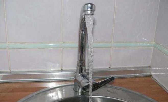 Recomiendan cuidar el consumo de agua ante una nueva ola de calor