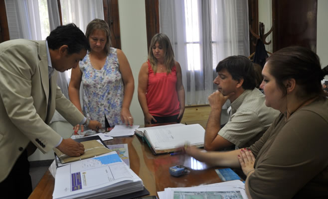 Apertura de sobres de la licitación de los servicios de recolección de residuos y barrido