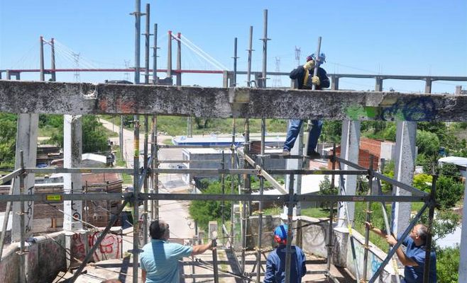 Apuntalamiento escalera Arribeños