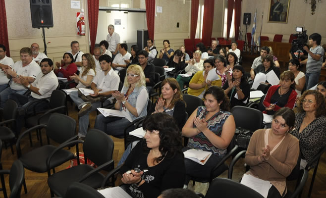Capacitación a Personal Municipal sobre la Ley 24.374