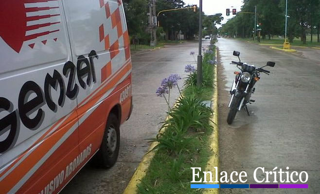 Se cayó de la moto, vió la policía y no quiso atención