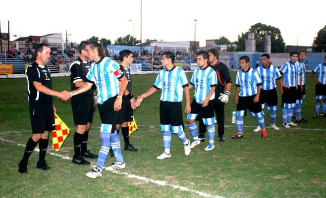 Los equipos zarateños en los torneos regionales este domingo