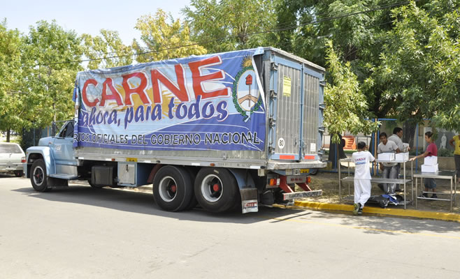 "Carne, Pescado y Pastas para todos" en Plaza Mitre