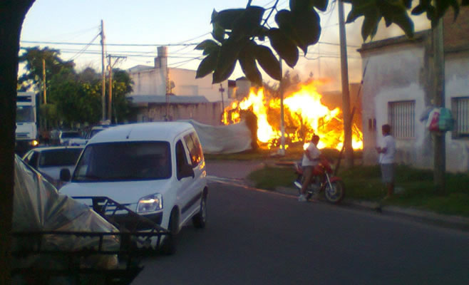 Asalto e incendio de casilla en Villa Massoni