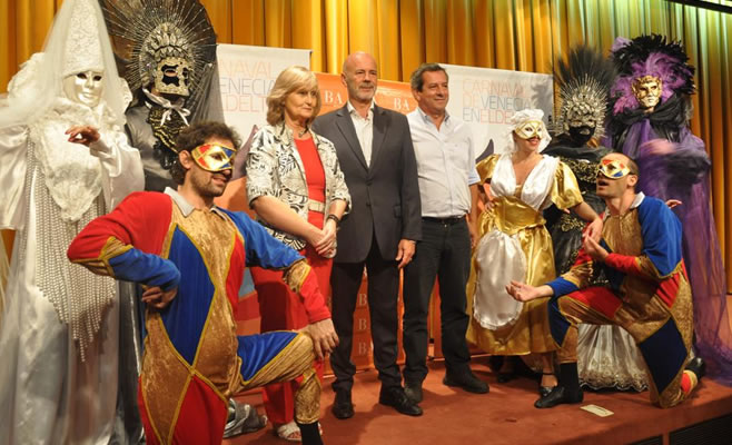 Carnaval de Venecia en el Paseo de la Ribera
