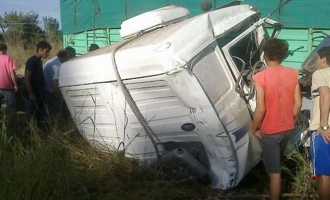 Uno de los camiones que colisionó en Ruta 6 era robado