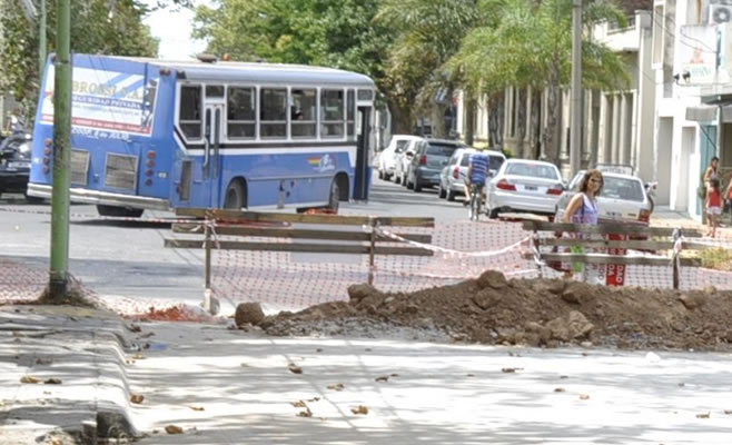 Continúa el desvío de las líneas de colectivos por obras en calle 9 de Julio