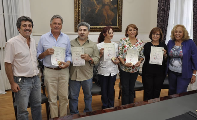 Certificado a Empleados Municipales con 30 años de Servicio
