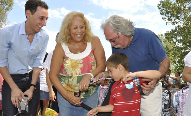 Se entregaron más de 1.000 mochilas y Kits Escolares